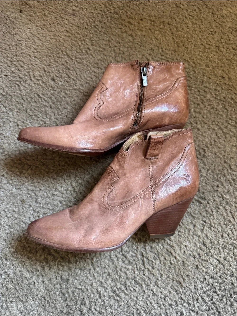 Frye Reina tan leather western ankle bootie Size 10